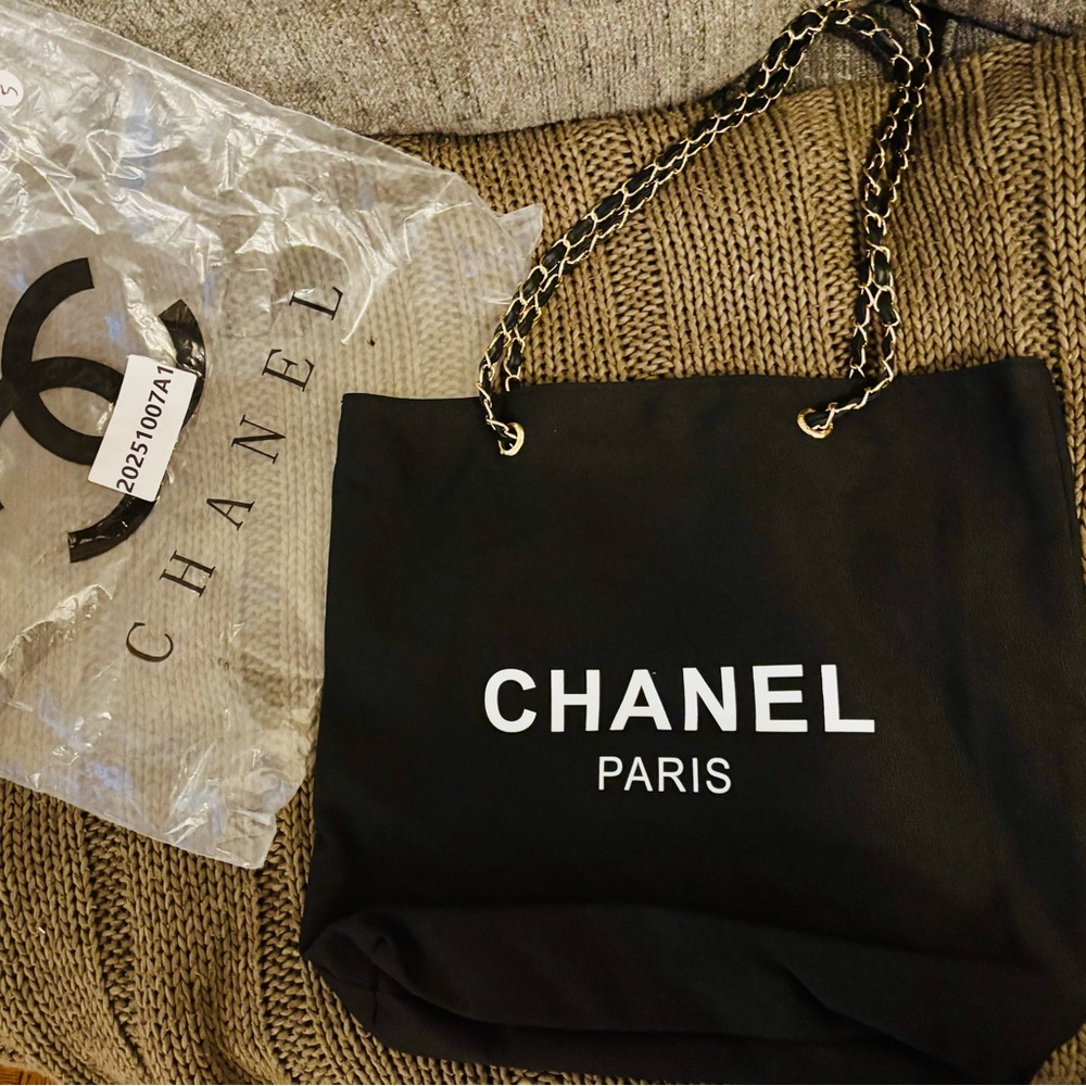 VIP GWP Black Tote Bag Chanel